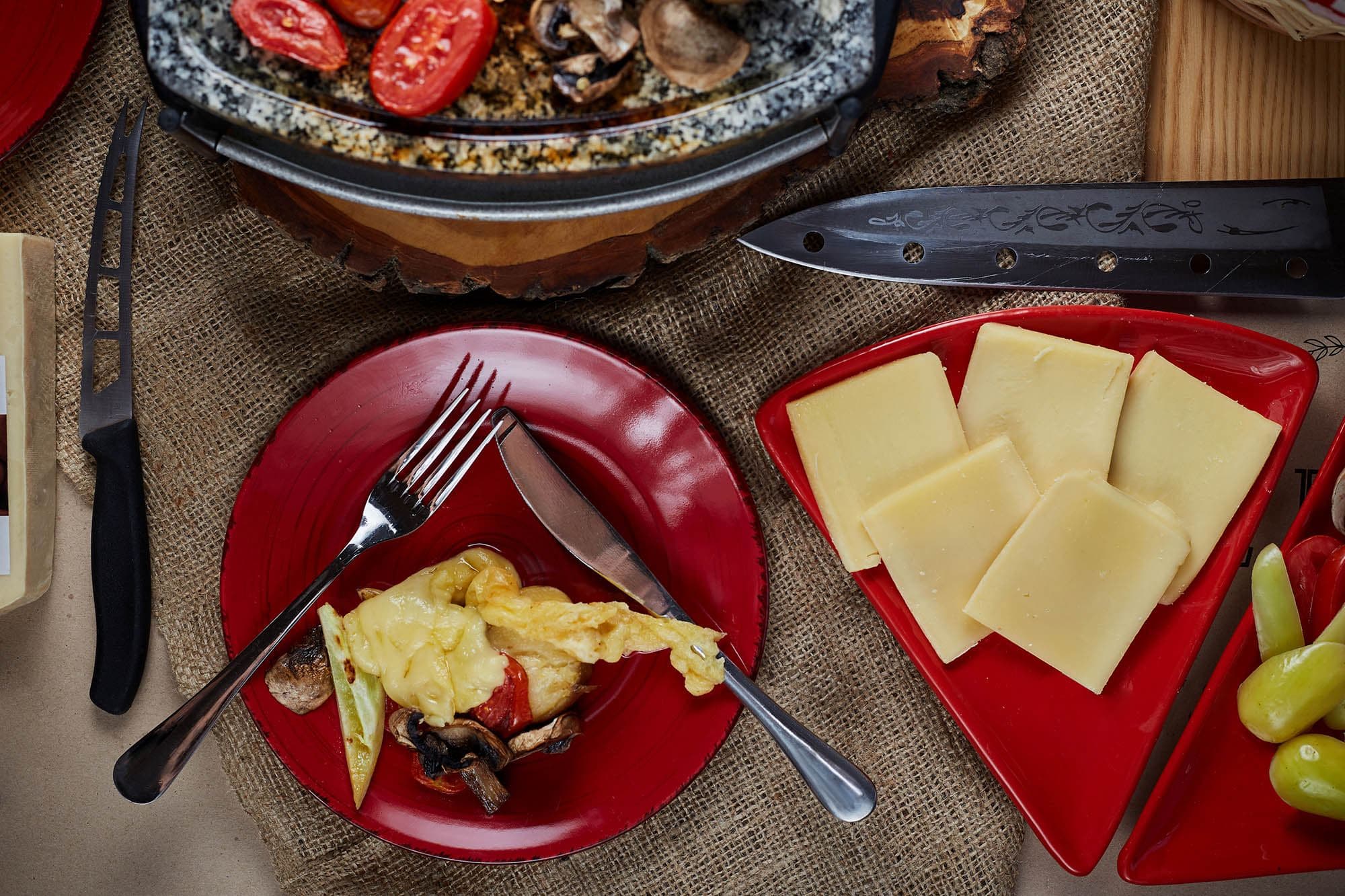 Raclette servie à la brasserie
